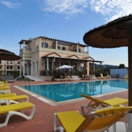 אצ'ארבי Thinalos Aparthotel מראה חיצוני תמונה