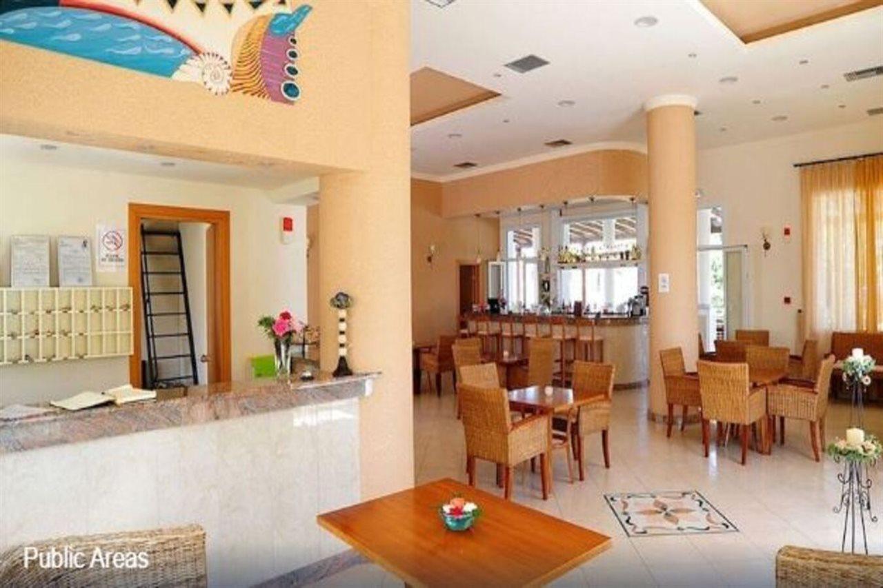 אצ'ארבי Thinalos Aparthotel מראה חיצוני תמונה