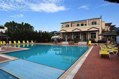 אצ'ארבי Thinalos Aparthotel מראה חיצוני תמונה