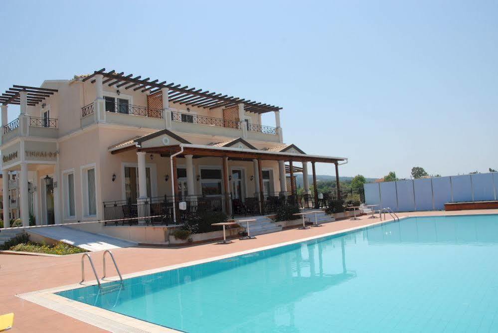 אצ'ארבי Thinalos Aparthotel מראה חיצוני תמונה